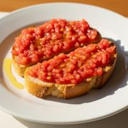 Pan con tomate